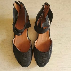 Gentle Souls by Kenneth Cole - Noa Leather Demi wedge